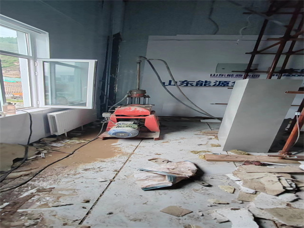 五湖渔场地基基础下沉墙体裂缝加固注浆顶升施工