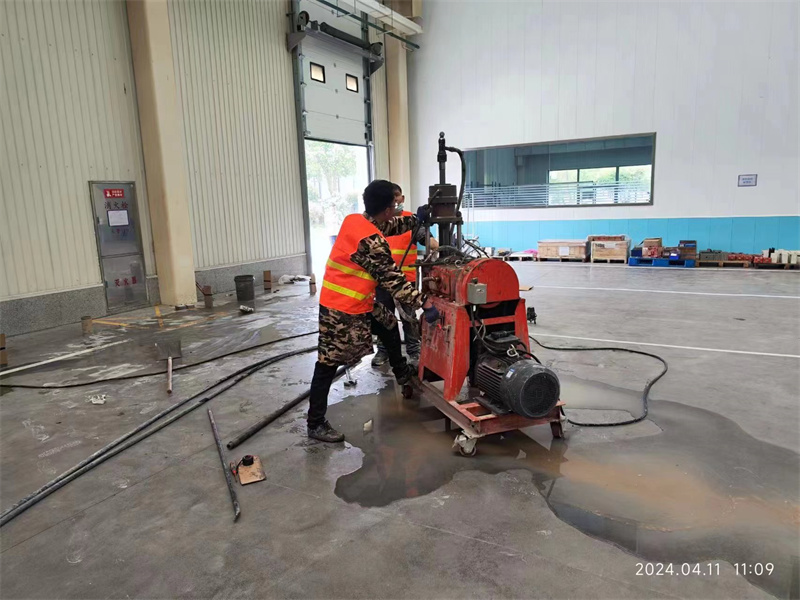 五湖渔场厂房地面下沉塌陷注浆加固施工